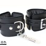 Avalon - ALCHEMY - Polstrede Håndcuffs - Svart 