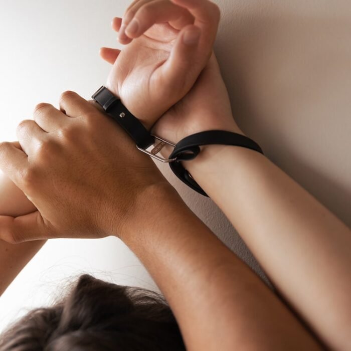 Crave - ICON cuff - Armbånd og cuffs i lær - Sort og sølv - Bilde 4