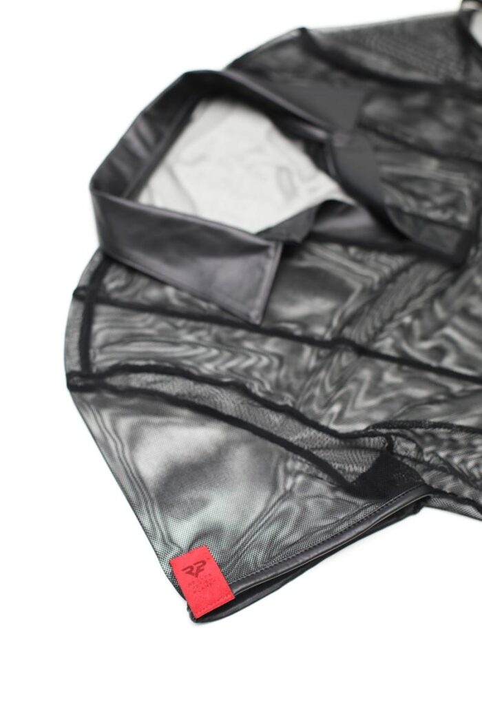Regnes Fetish Planet - Roberto - Mesh poloskjorte med wetlook detaljer