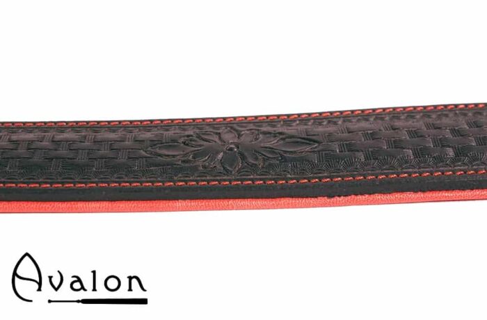 Avalon - JOURNEY - Collar med nydelig mønster - Sort og Rødt
